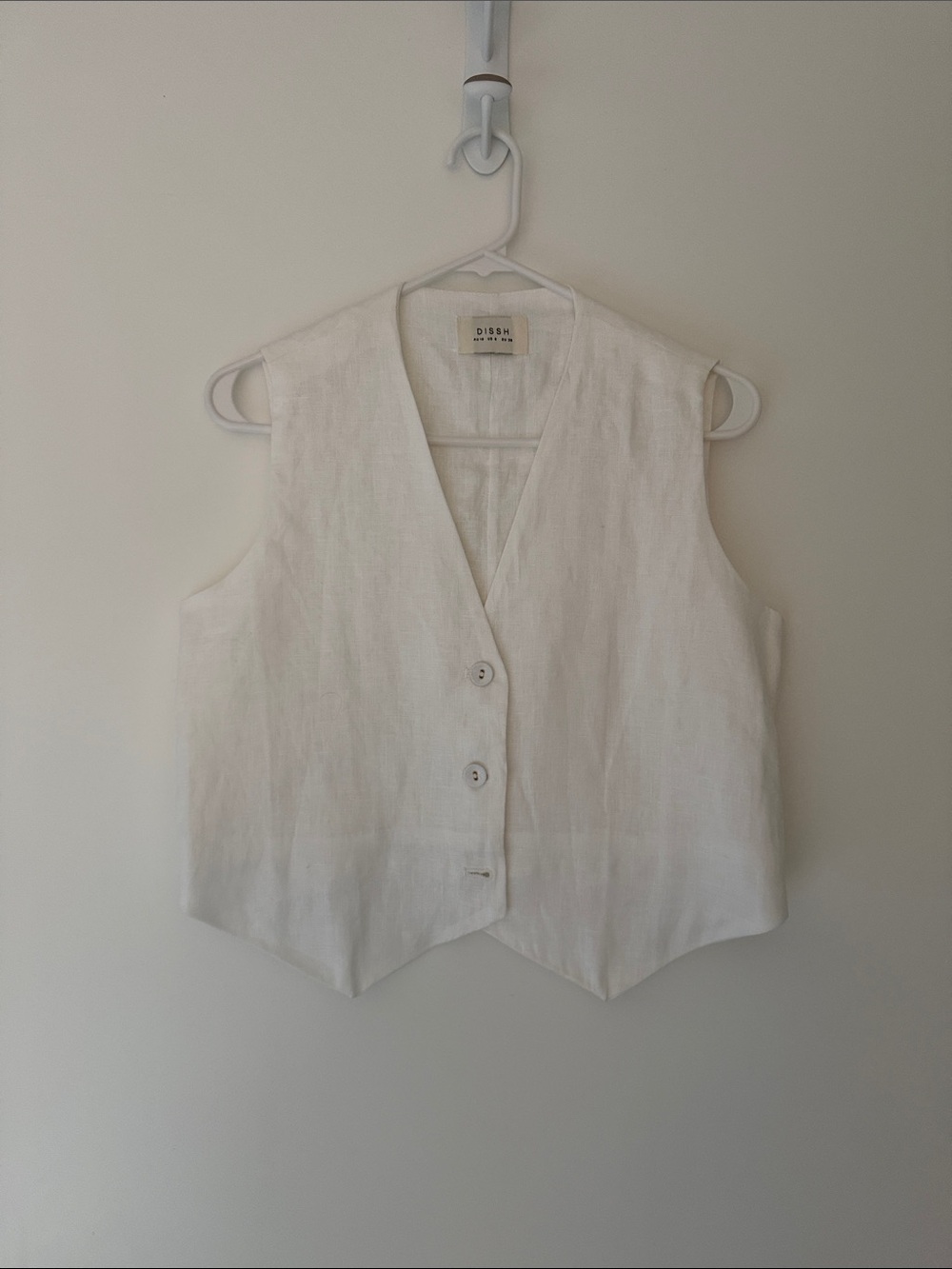 DISSH White Linen-Blend Sleeveless Button Vest